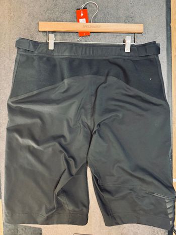 Used Specialized Hose Enduro Comp Short Gr.38 schwarz bike — image 2 of 5