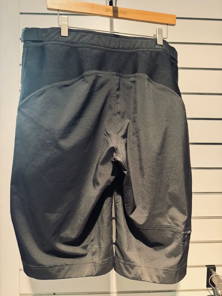 Used Specialized Hose Enduro Comp Short Gr.38 schwarz bike — image 4 of 5