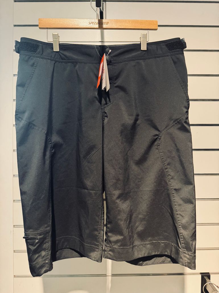 Used Specialized Hose Enduro Comp Short Gr.38 schwarz bike — image 3 of 5