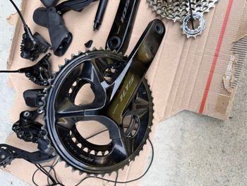 Used Shimano 105 Di2 2025 bike — image 3 of 5