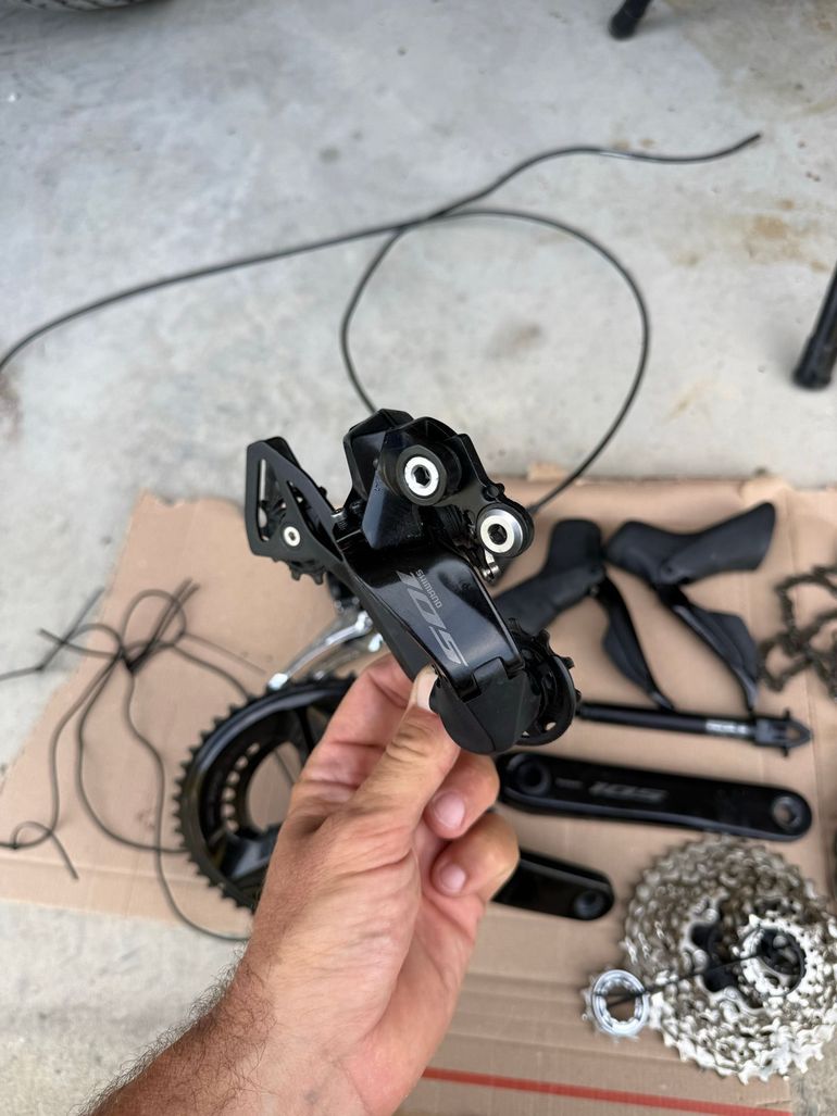 Used Shimano 105 Di2 2025 bike — image 5 of 5