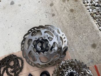 Used Shimano 105 Di2 2025 bike — image 4 of 5