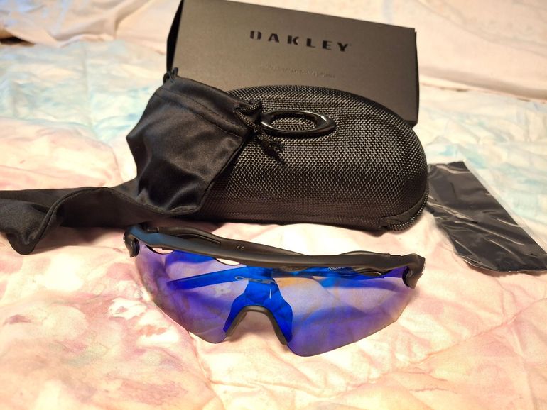 Used Oakley Occhiali radar EV Path con più lenti Prizm bike — image 1 of 6