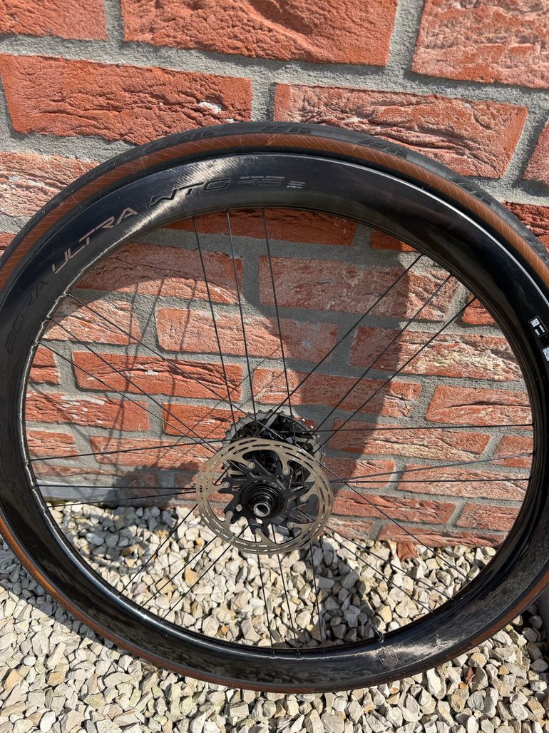 Used Campagnolo Bora Ultra WTO 45 C23 Disc Brake bike — image 5 of 8