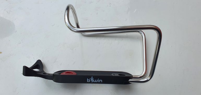 Brugt BTWIN Porte-bidon anodisé chrome bike — billede 1 af 2