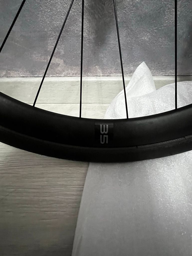 Used Cannondale Hollowgram 35 Carbon Tubeless 700c Wheelset 2021 bike — image 2 of 5
