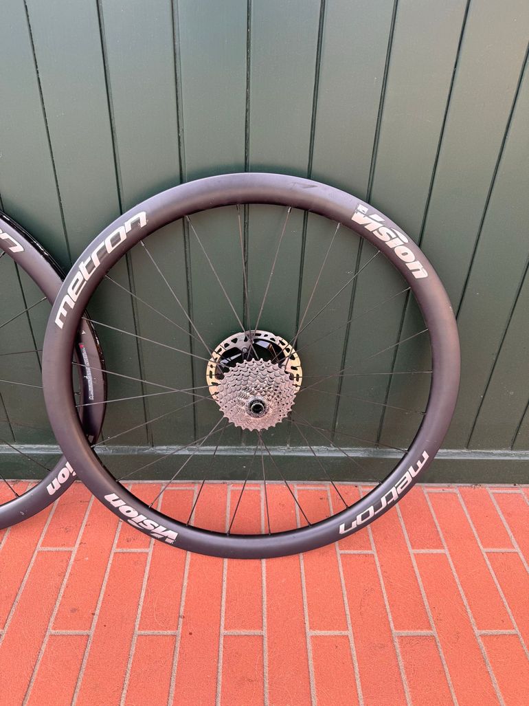 Used Vision Metron 40 SL Disc Tubeless bike — image 2 of 2