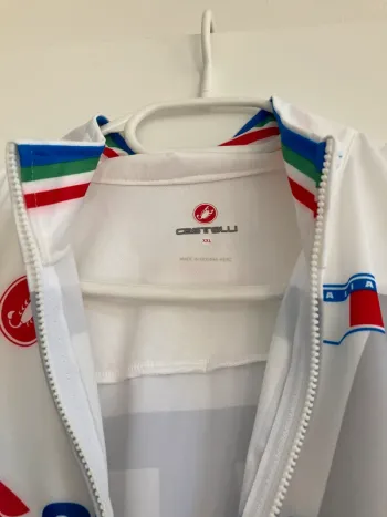 Used Castelli Windbreaker Jacket bike — image 2 of 4
