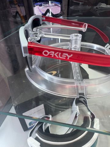 Tweedehands Oakley Frogskins 2026 bike — afbeelding 2 van 4
