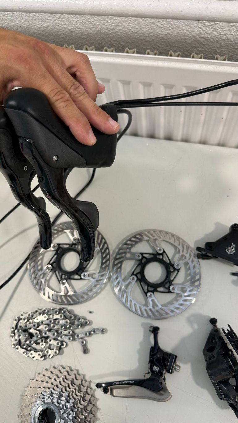 Used Campagnolo Record 12v mecánico disco 2026 bike — image 4 of 11