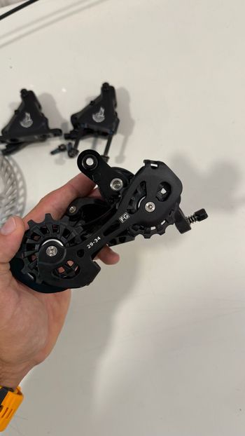 Used Campagnolo Record 12v mecánico disco 2026 bike — image 6 of 11