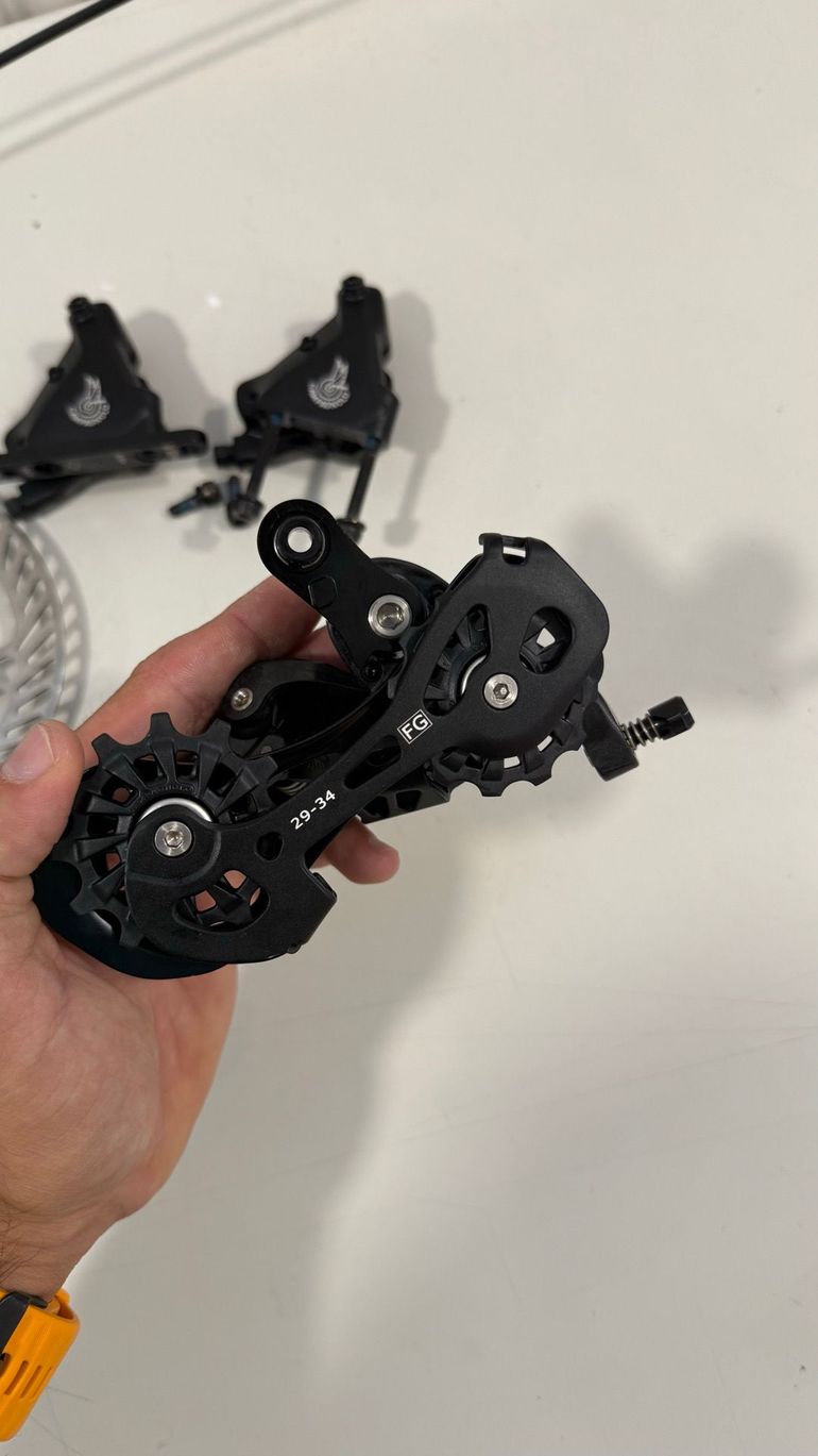 Used Campagnolo Record 12v mecánico disco 2026 bike — image 6 of 11