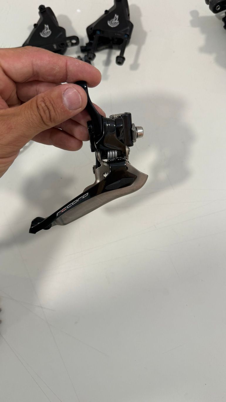 Used Campagnolo Record 12v mecánico disco 2026 bike — image 7 of 11