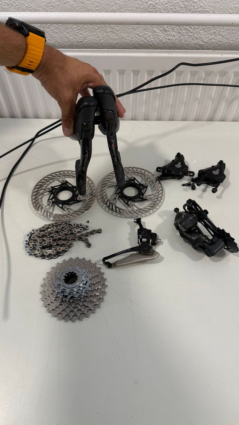 Used Campagnolo Record 12v mecánico disco 2026 bike — image 1 of 11