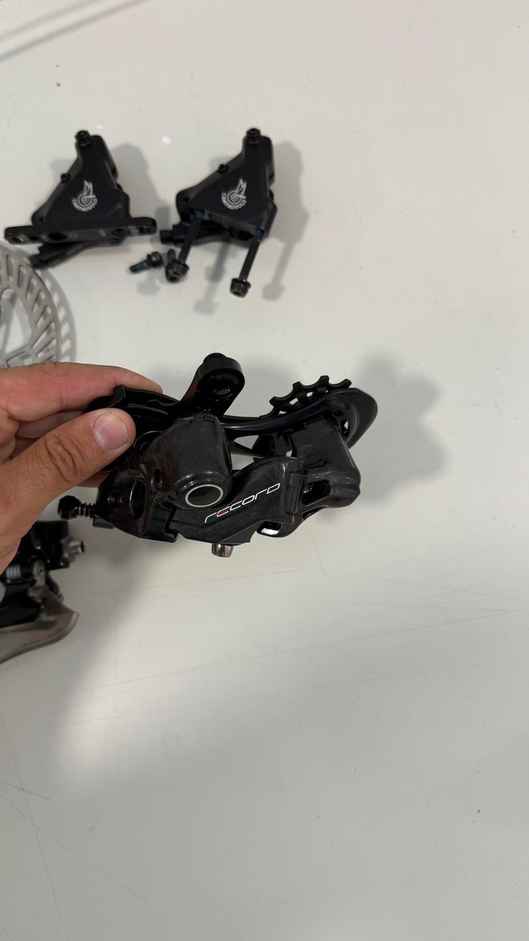 Used Campagnolo Record 12v mecánico disco 2026 bike — image 5 of 11