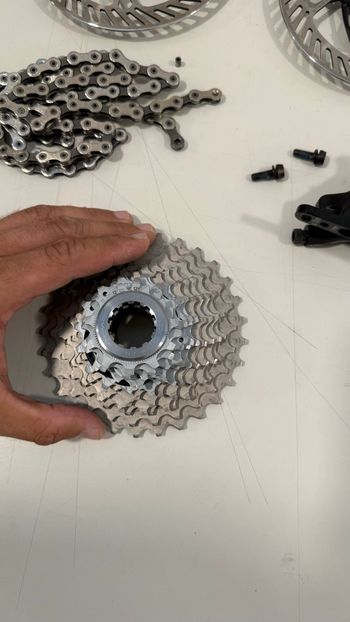 Used Campagnolo Record 12v mecánico disco 2026 bike — image 10 of 11