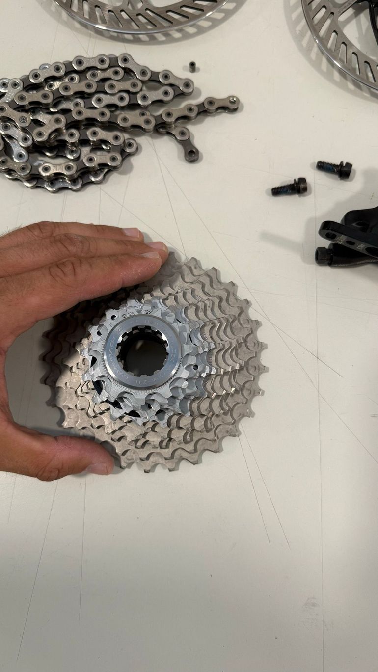 Used Campagnolo Record 12v mecánico disco 2026 bike — image 10 of 11