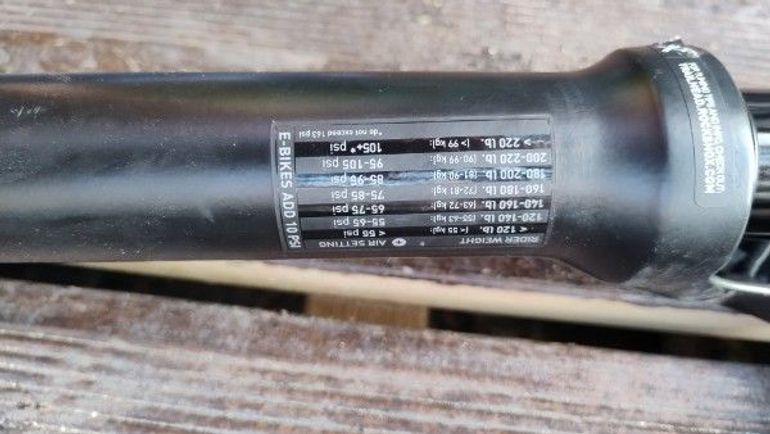 Used RockShox 35 Gold 27.5 bike — image 7 of 11