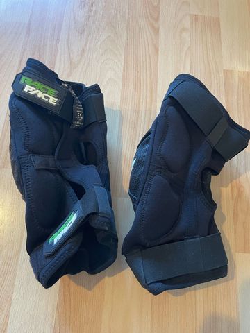 Race Face Knieschoner bike usato — immagine 3 di 3