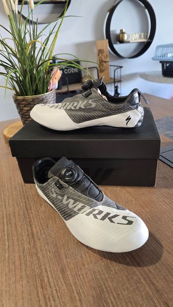 Used Specialized Exos Sworks bike — image 2 of 9