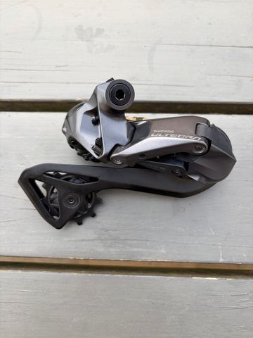Gebrauchtes Shimano Ultegra Di2 Rear Derailleur Drivetrain & Pedals