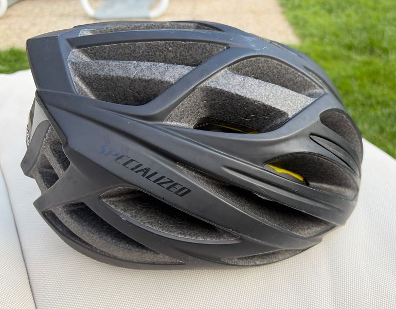Used Specialized Helmet 2020 bike — image 2 of 7