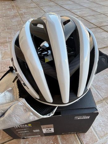 Used MET Trenta 3K Carbon Helmet M 2026 bike — image 2 of 7
