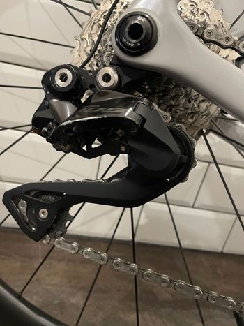 Used Shimano 105 Di2 12-speed 2025 bike — image 5 of 6