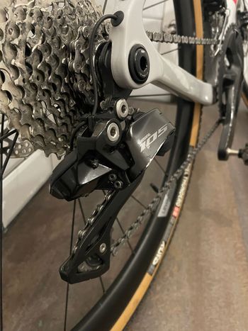 Used Shimano 105 Di2 12-speed 2025 bike — image 3 of 6