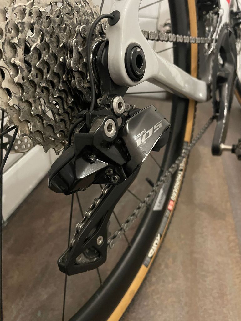 Used Shimano 105 Di2 12-speed 2025 bike — image 3 of 6