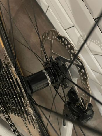 Used FORZA Levanto Carbon Wheels 38mm 2025 bike — image 15 of 16