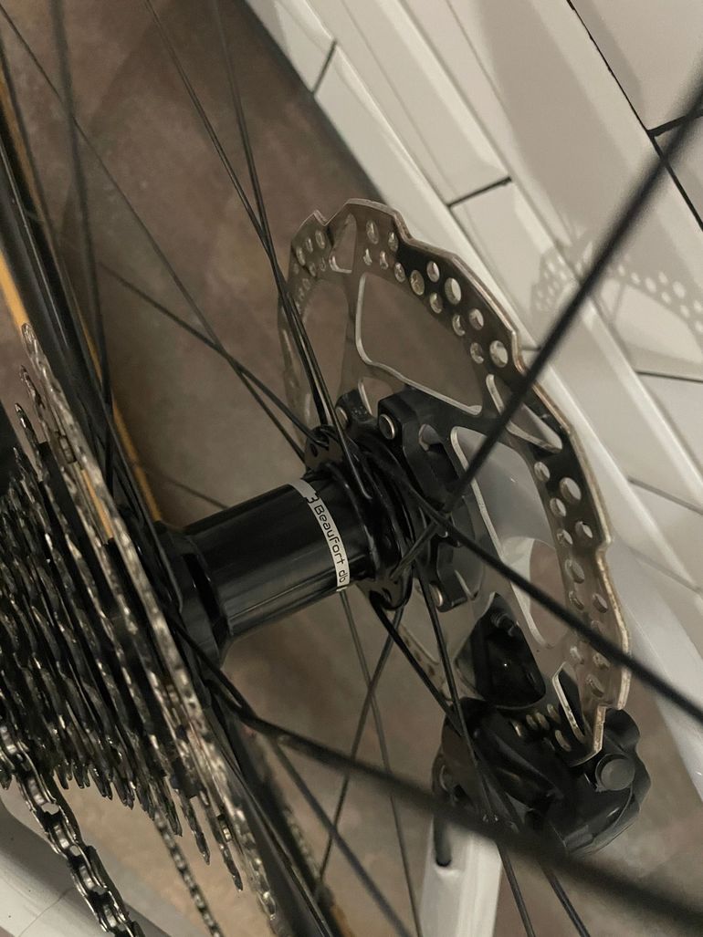 Used FORZA Levanto Carbon Wheels 38mm 2025 bike — image 15 of 16