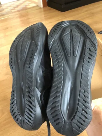 Used Asics Novablast 5 bike — image 4 of 5