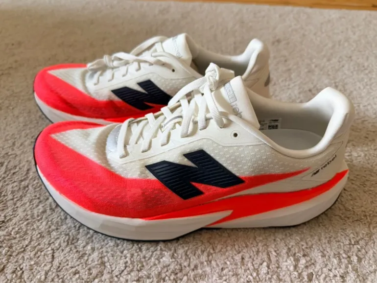 Gebrauchtes New Balance FuelCell Rebel V4 bike — Bild 2 von 4