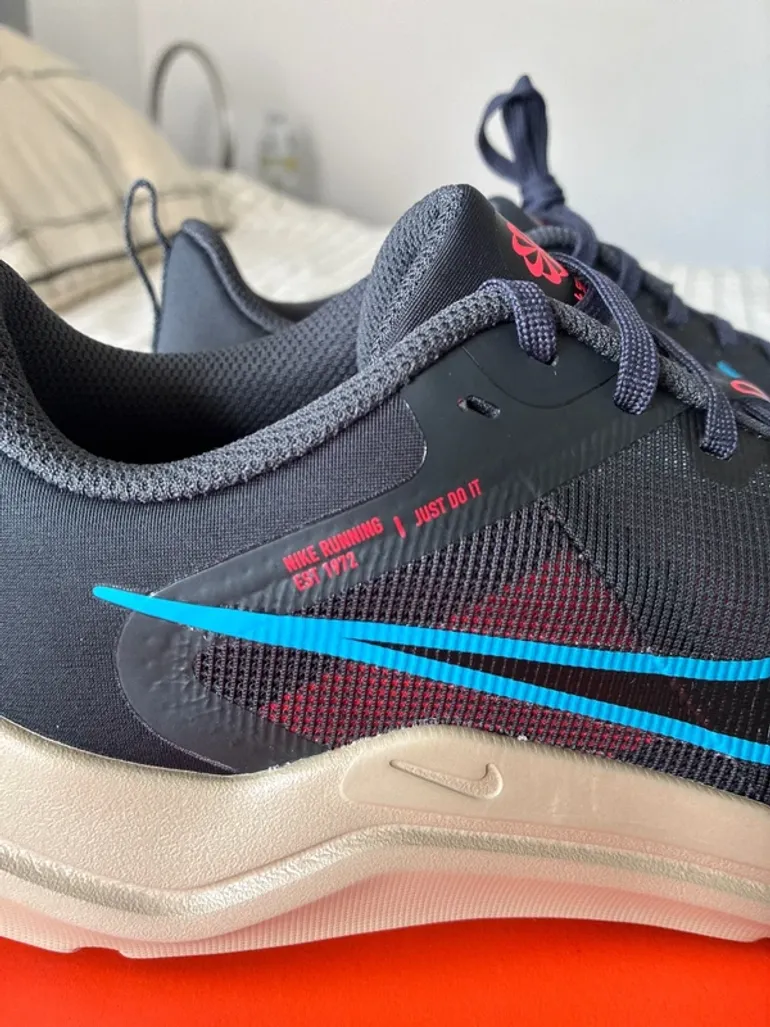 Used Nike Running Shoes bike — image 7 of 7