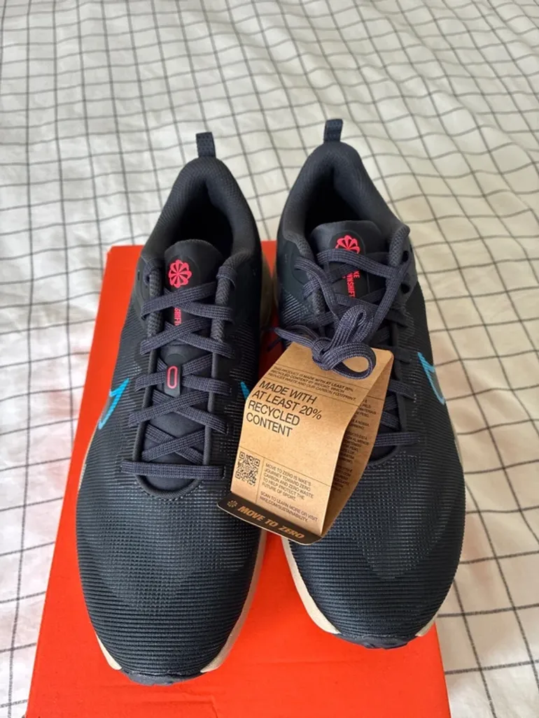 Used Nike Running Shoes bike — image 4 of 7