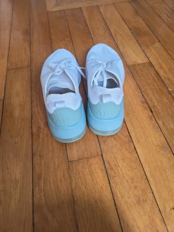 Used Nike Running Shoes bike — image 3 of 11