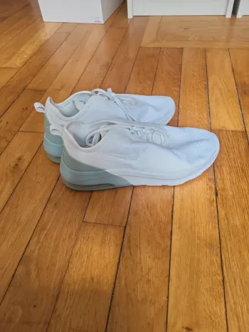 Used Nike Running Shoes bike — image 4 of 11