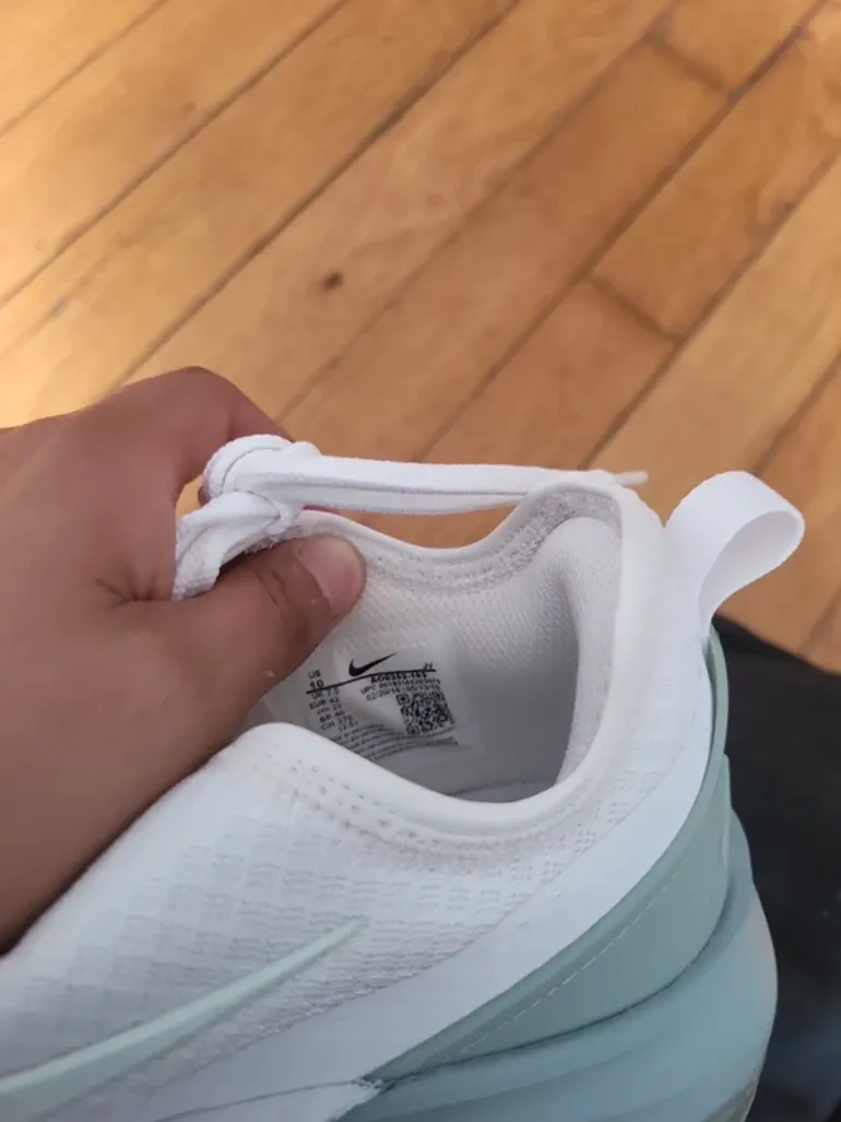 Used Nike Running Shoes bike — image 7 of 11