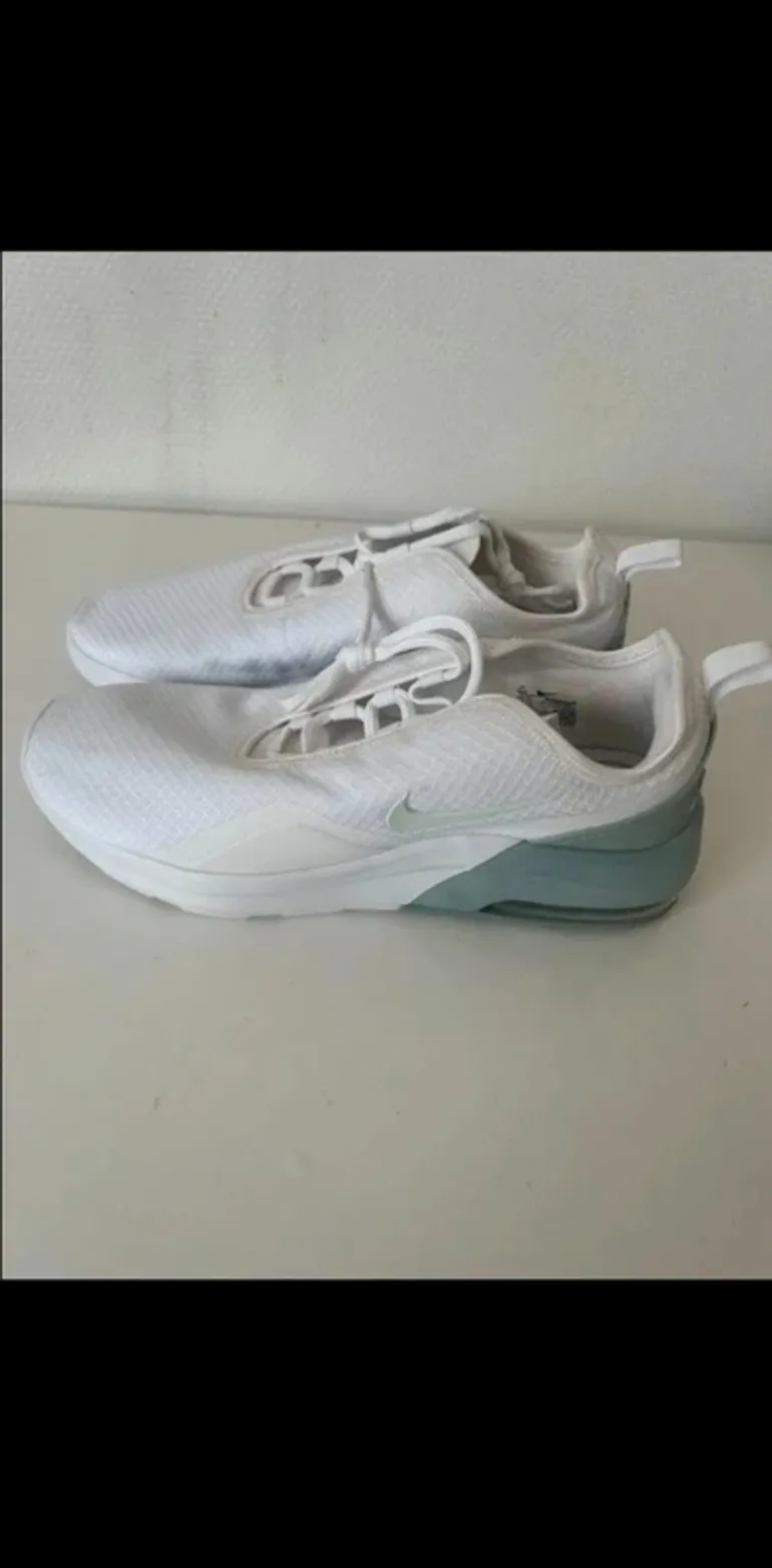 Used Nike Running Shoes bike — image 9 of 11