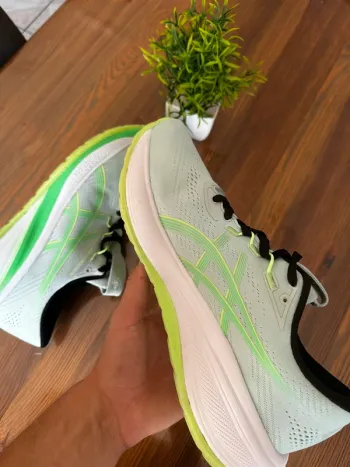 Used Asics Gel Cumulus 28 bike — image 4 of 9