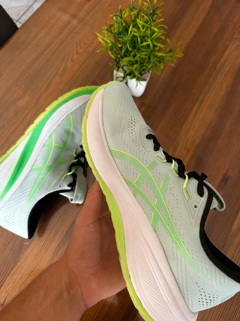 Used Asics Gel Cumulus 28 bike — image 4 of 9