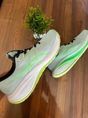 Used Asics Gel Cumulus 28 bike — image 2 of 9
