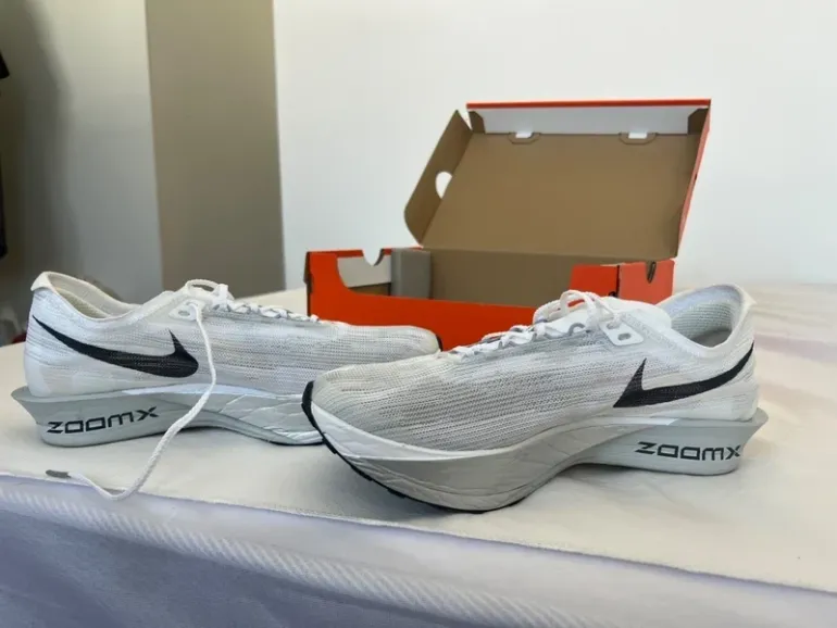 Used Nike zoomX streakfly2 bike — image 4 of 5