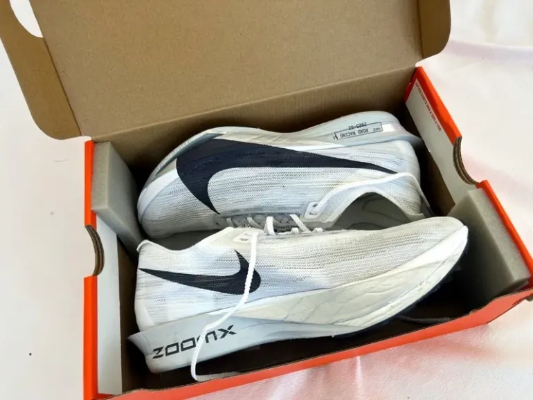 Used Nike zoomX streakfly2 bike — image 1 of 5