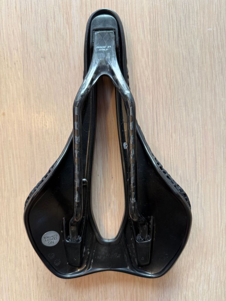 Used Selle Italia SLR Boost 3D Carbon Superflow L3 2026 bike — image 2 of 6