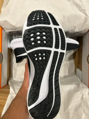 Used Lightweight Nike Air Zoom Pegasus 39 bike — image 4 of 5