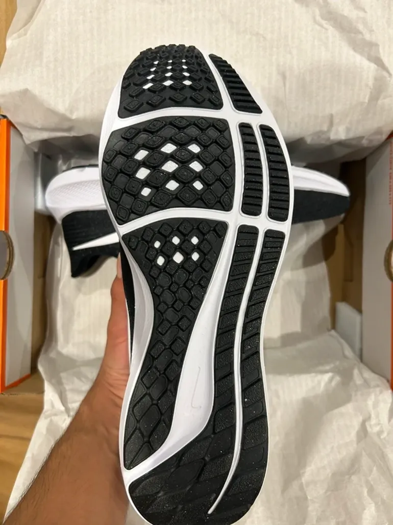 Used Lightweight Nike Air Zoom Pegasus 39 bike — image 4 of 5