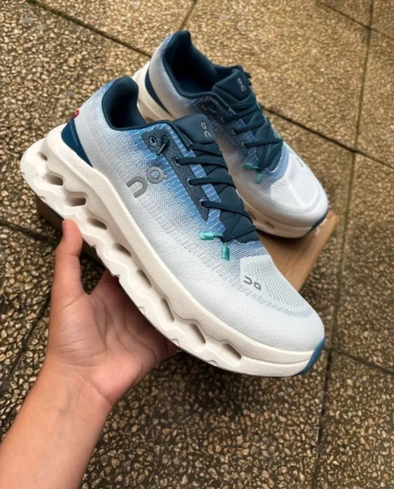 Tweedehands On Running Cloud Running Shoes