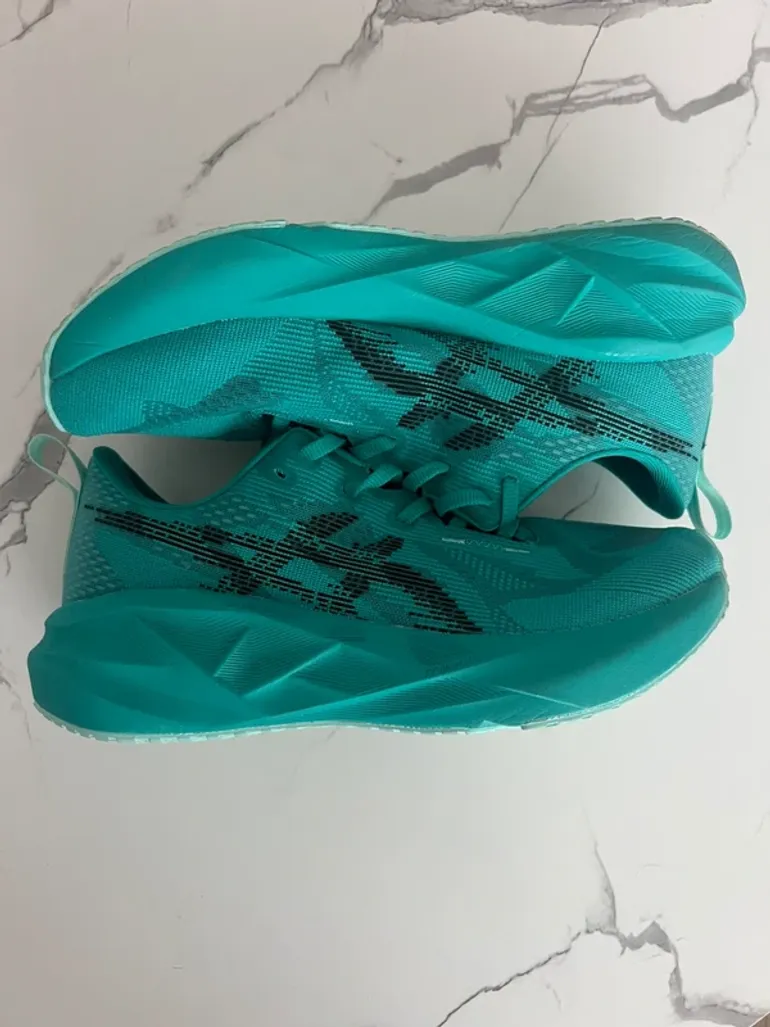 Used Asics Novablast 5 bike — image 2 of 7